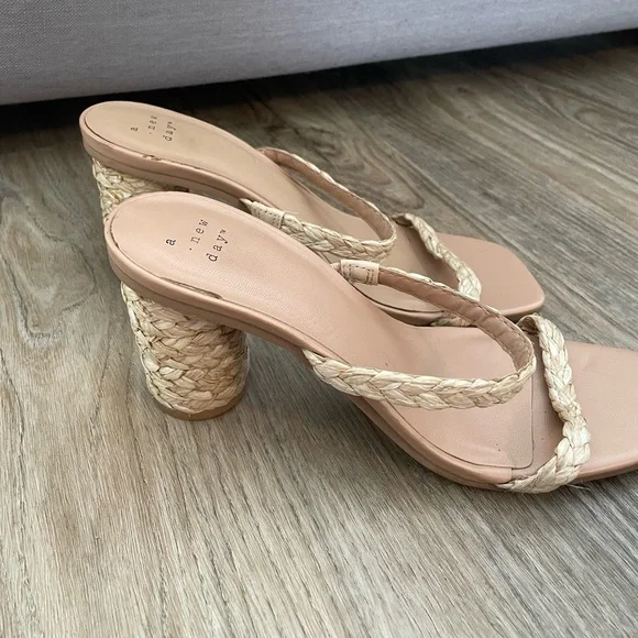 Target Heels - Picture 2 of 3